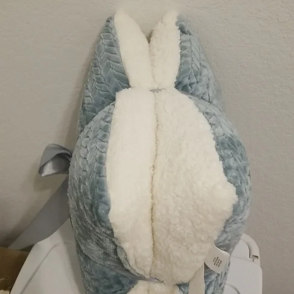 BRAND NEW velvet berber accent pillows! - Picture 4 of 7